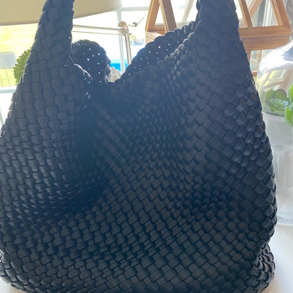 Vegan leather handbag with pouch from Nordstrom - Picture 12 of 13